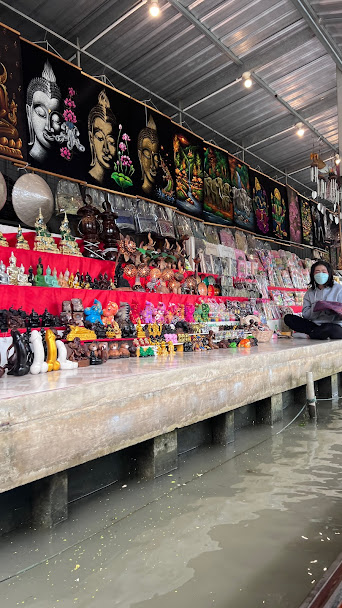 השוק הצף בבנגקוק